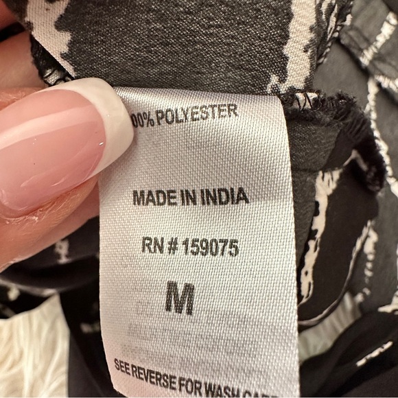 Good Soul Black White Abstract Open Back Tie Blouse High Neck size Medium - Picture 14 of 16